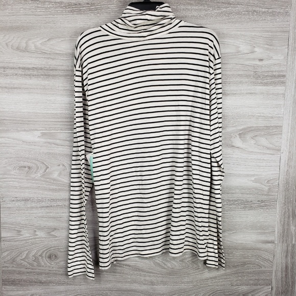 Abound Everyday Turtleneck Shirt black and white - Picture 3 of 5